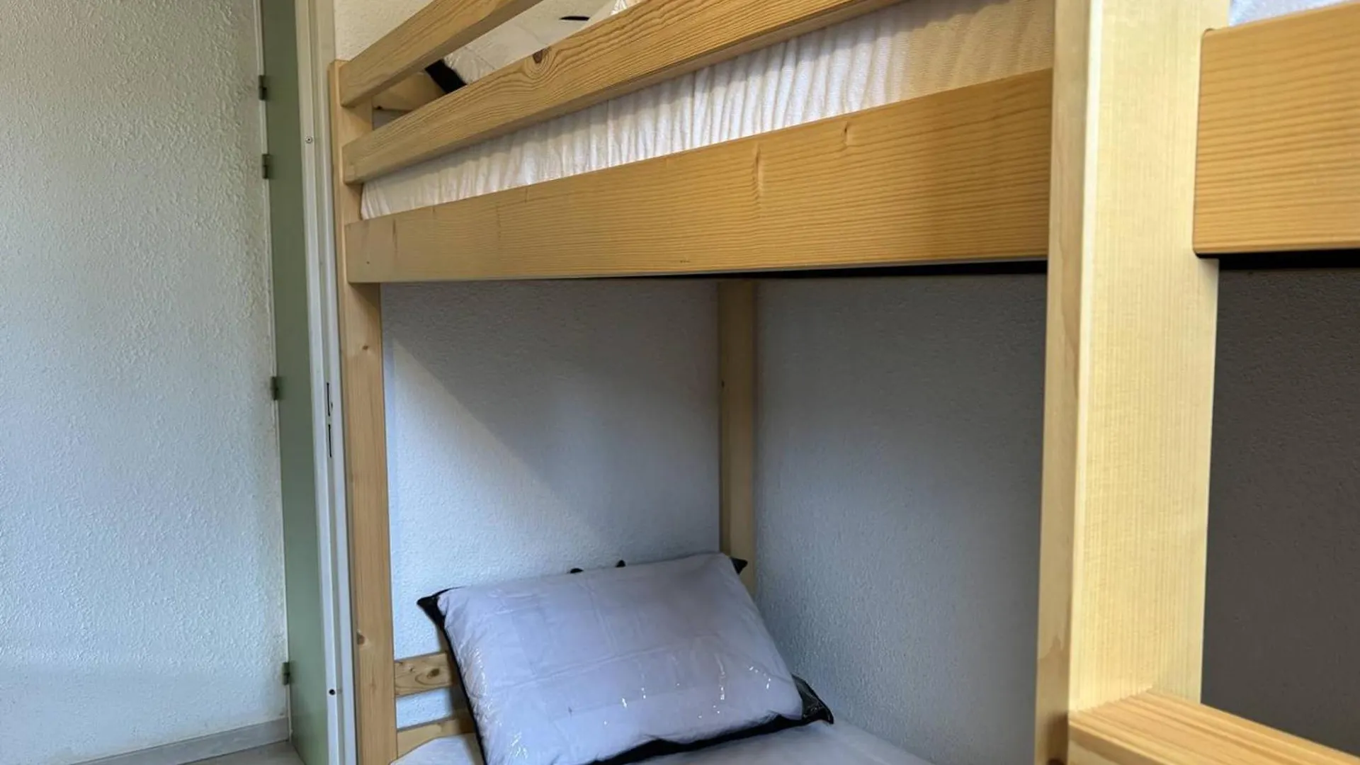 Studio Cabine Avec Balcon, Parking, Casier A Ski, Proche Commodites Et Pistes A Villard-De-Lans - Fr-1-548-42 France
