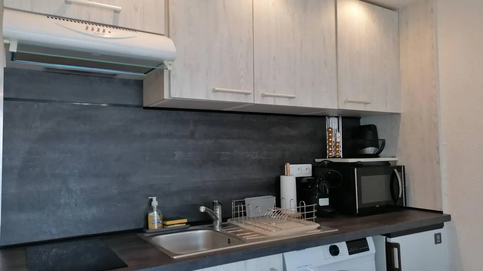 Studio Cabine Avec Balcon, Parking, Casier A Ski, Proche Commodites Et Pistes A Villard-De-Lans - Fr-1-548-42 Apartment